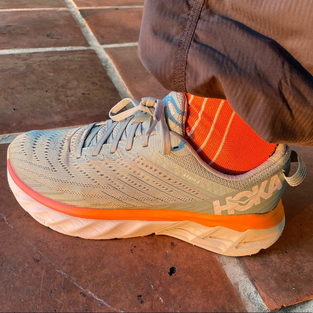 Hoka One One Arahi 4